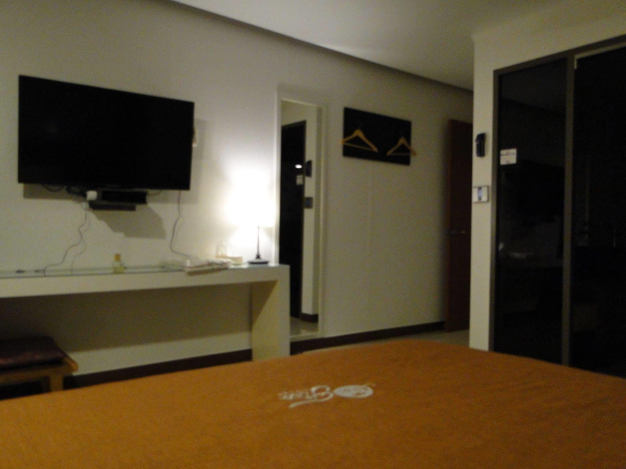 Le Chalet Waiheke Apartments Ostend Luaran gambar