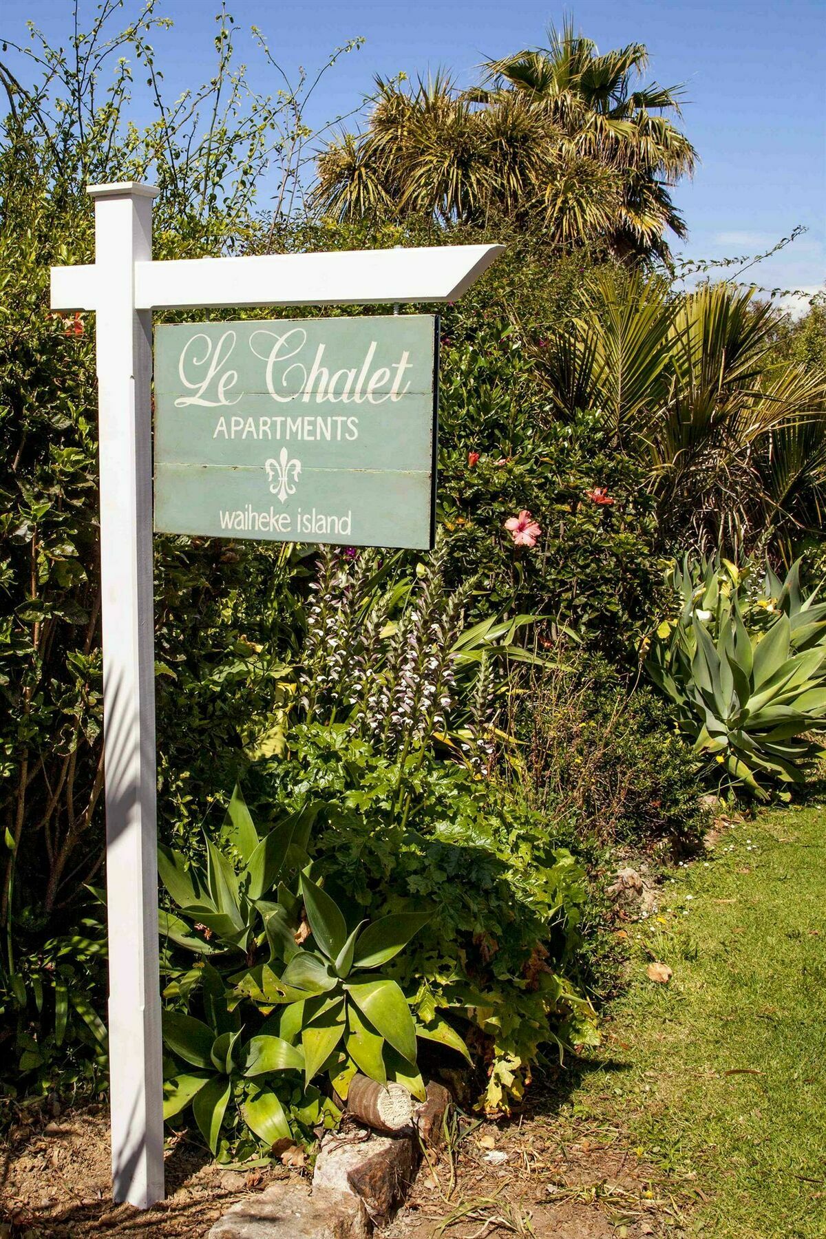 Le Chalet Waiheke Apartments Ostend Luaran gambar
